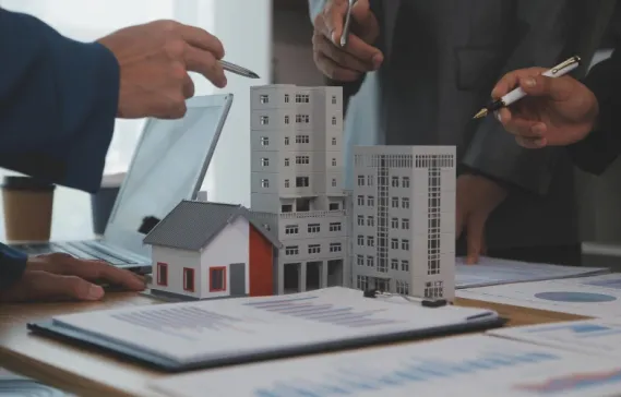 Local partnerships or direct operation: Which is better for the real estate developer?
