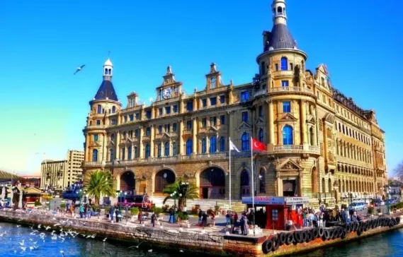 Kadıköy or Üsküdar? A comprehensive comparison