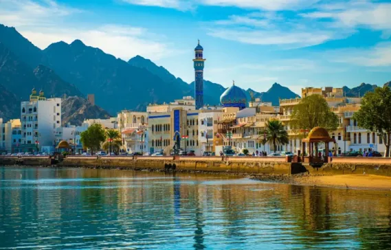 پیشبینیهای بازار املاک در عمان ۲۰۲۶: تحلیل جامع سرمایهگذاری از فرصتها و چالشها